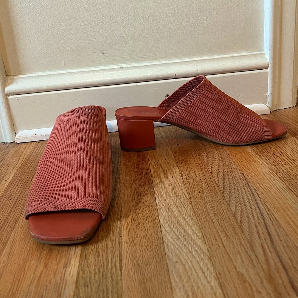 The Glove Mule in ReKnit - coral color. Size 11